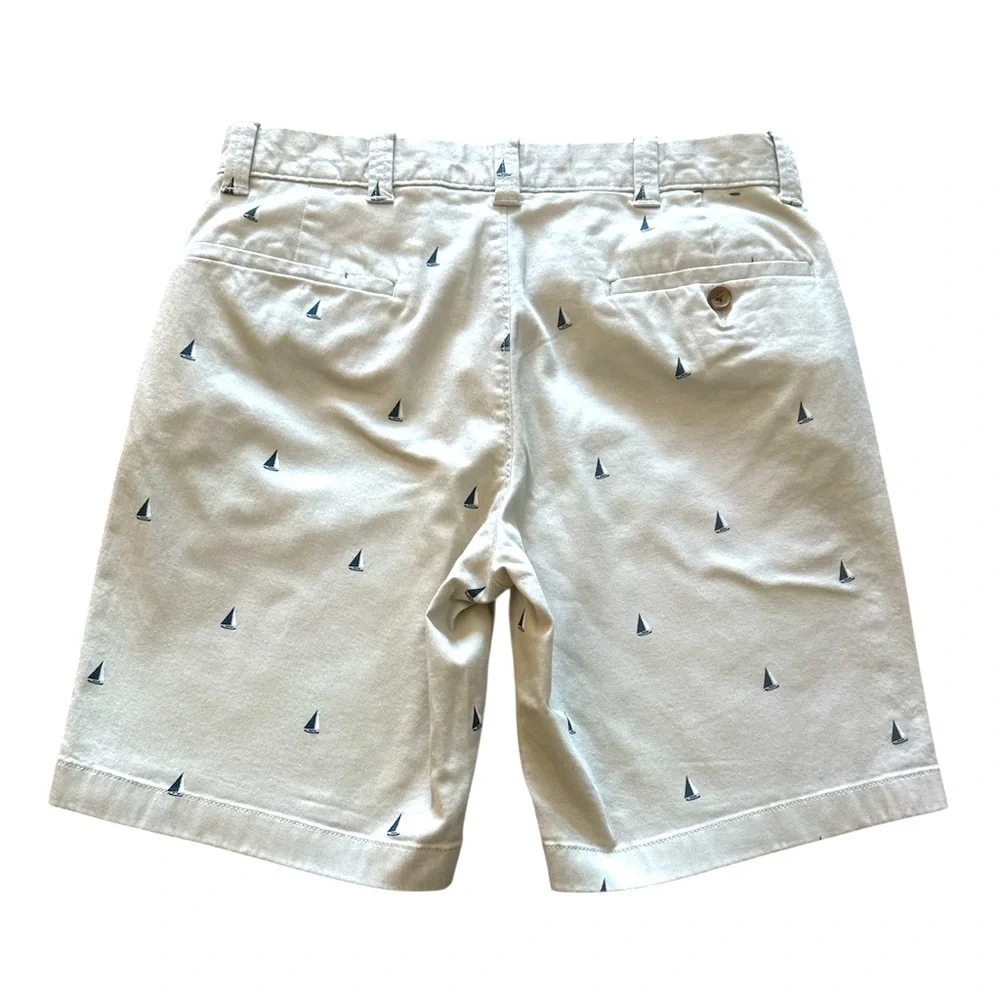 J. Crew Men’s Re-Imagined Khaki Shorts Blue Sailboats 9” Inseam Size 29 Like New